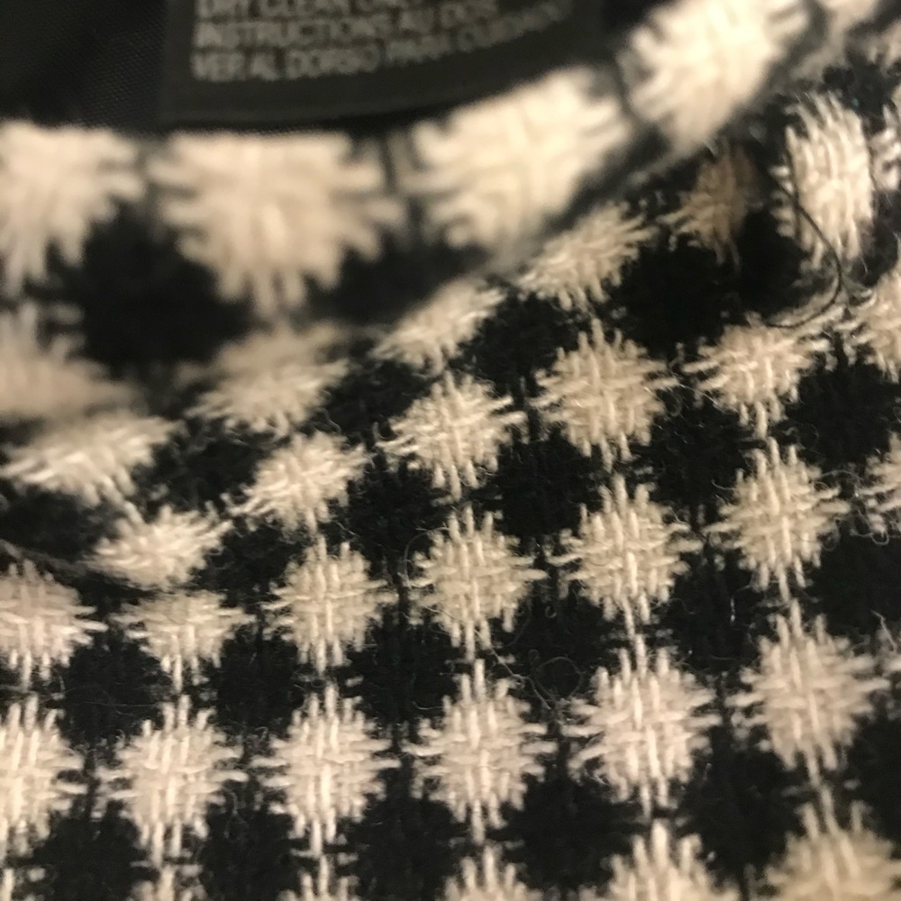 Tahari EUC black and wool houndstooth skirt - Picture 5 of 6